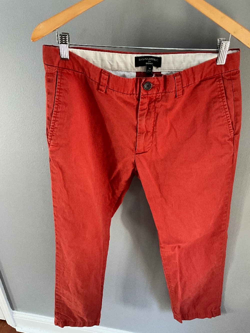 Banana Republic Emerson Coral Red Chino 32W